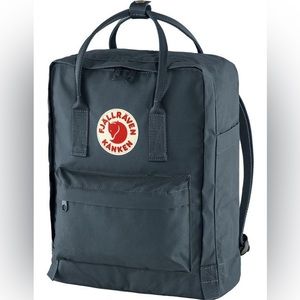 FJALLRAVEN Kånken Backpack | Navy Blue | One Size.